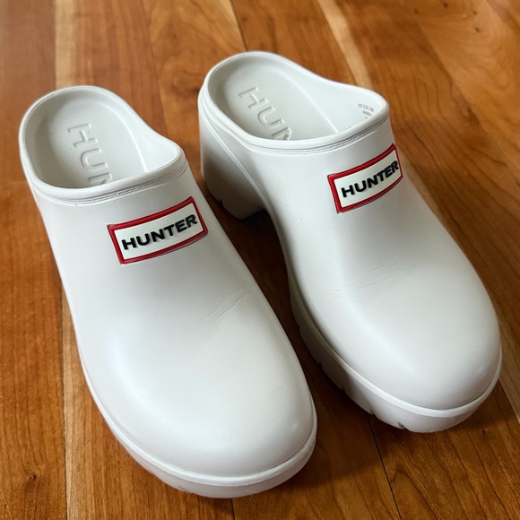 Hunter Shoes - HUNTER Anika clogs white ivory color still basically new size 8 great style